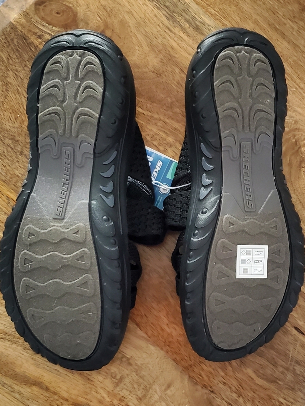 New Women's 7 Skechers Luxe Foam Black Platform Slides Sandals - Picture 6 of 6